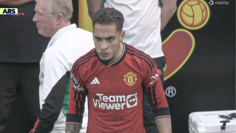 Antony cool ngầu và bất cần đời