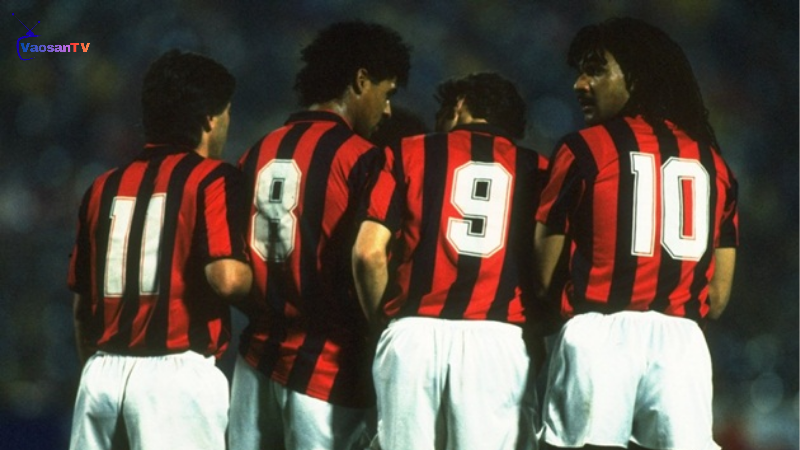Rijkaard chuyển sang AC Milan và áo số 8
