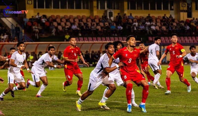 Chiến thắng ba bàn thắng đầy thuyết phục tại Hàng Đẫy