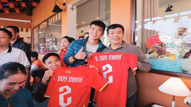 Dàn sao Việt tích cực gửi lời ủng hộ