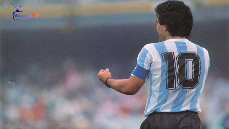 Số 10 của Diego Maradona gắn liền với bóng đá miền Nam nước Ý