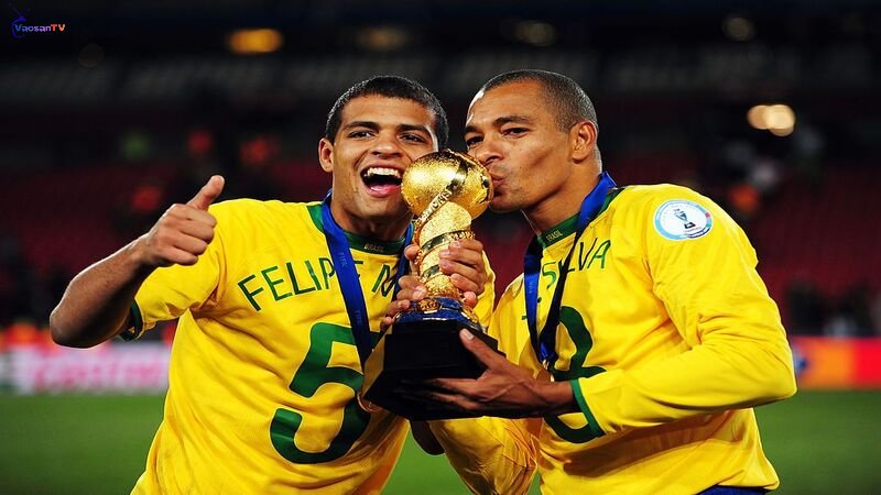 Tuyến giữa tạo sự kết nối nhịp nhàng