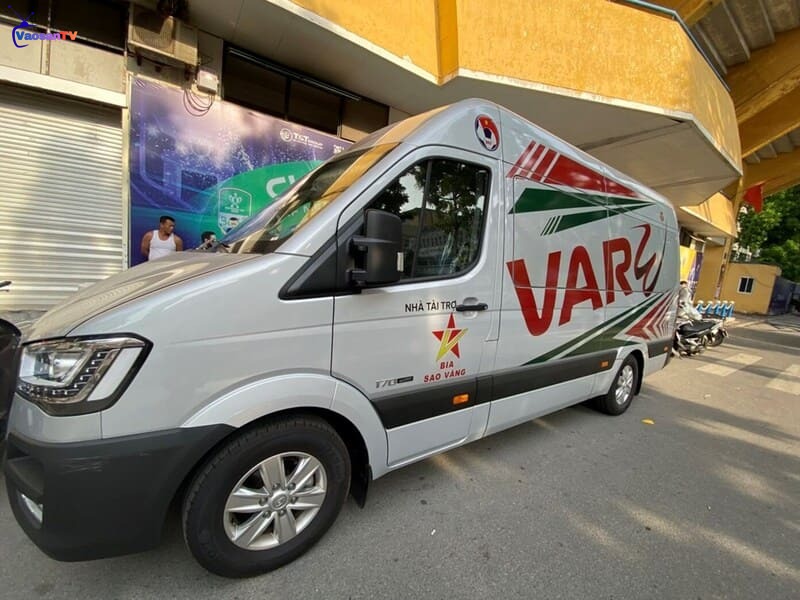 Bóng đá Việt Nam vừa rót gần 70 tỷ đồng mỗi mùa cho 4 xe VAR hiện đại