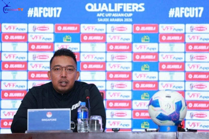 HLV Ashraf Ariffin của đội tuyển U17 Singapore