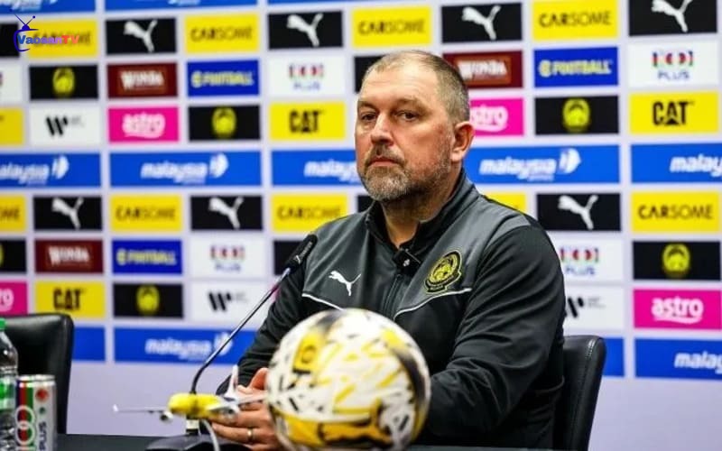 HLV Peter Cklamovski thừa nhận những áp lực đang có